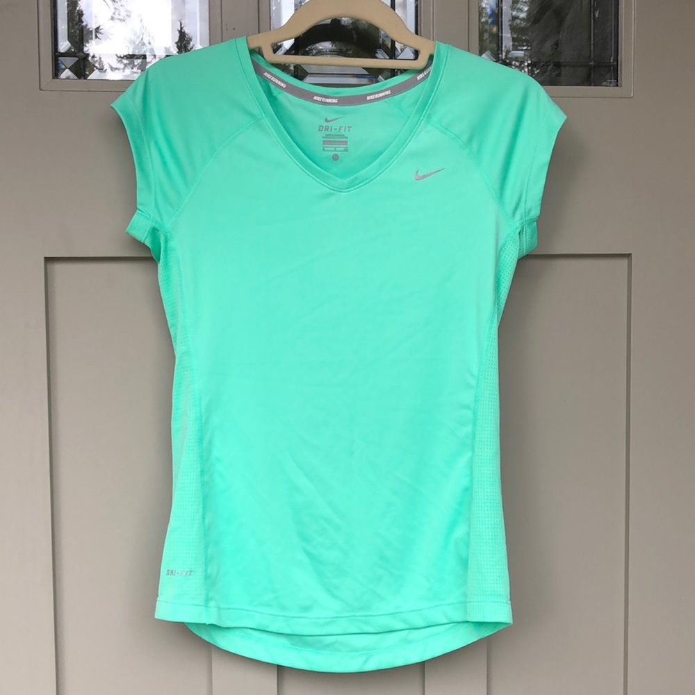 💚 Nike Dri-Fit Shirt 💚